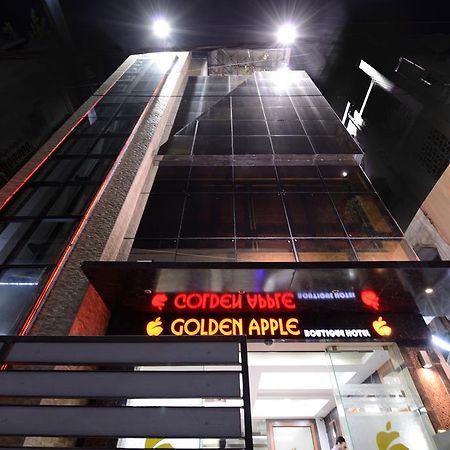 โกลเดน แอปเปิ้ล บูทีค โฮเต็ล Hotel โกลกาตา ภายนอก รูปภาพ