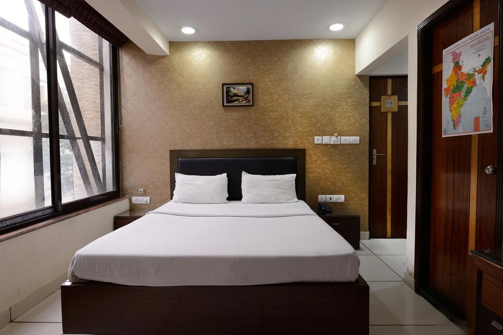 โกลเดน แอปเปิ้ล บูทีค โฮเต็ล Hotel โกลกาตา ภายนอก รูปภาพ