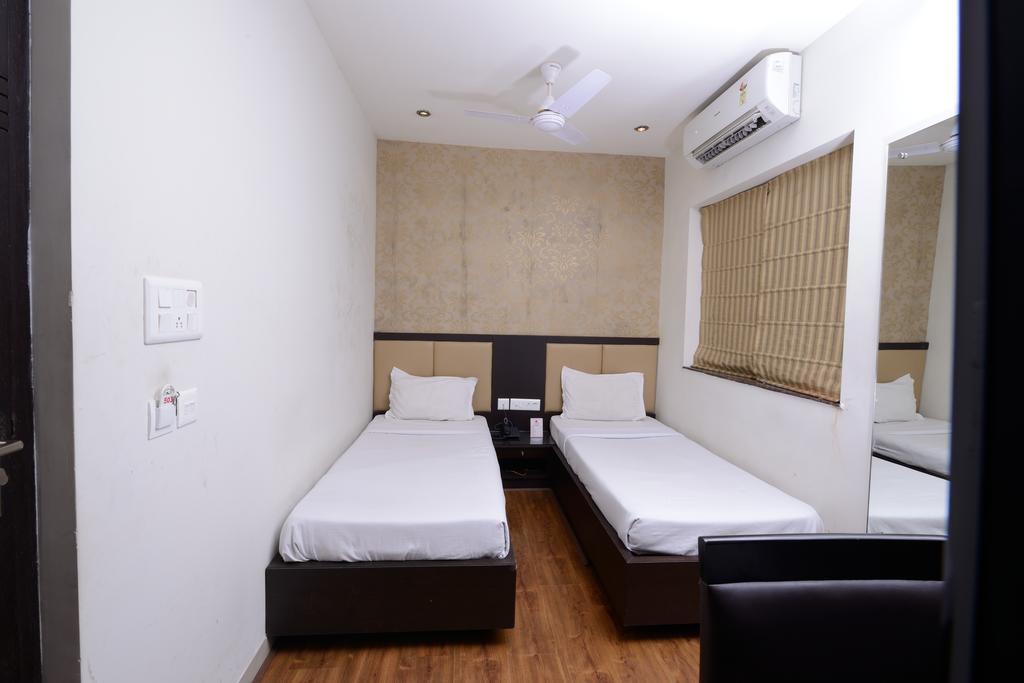 โกลเดน แอปเปิ้ล บูทีค โฮเต็ล Hotel โกลกาตา ภายนอก รูปภาพ